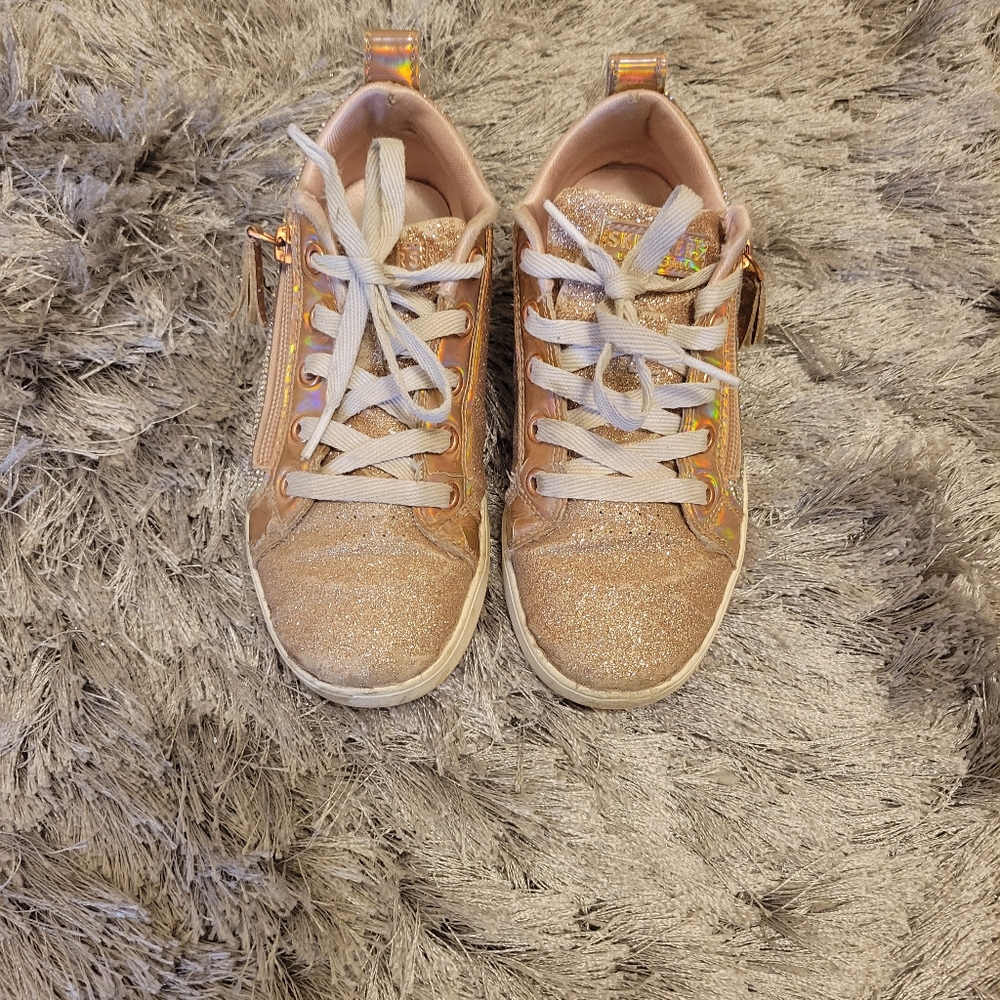 Girls sneakers